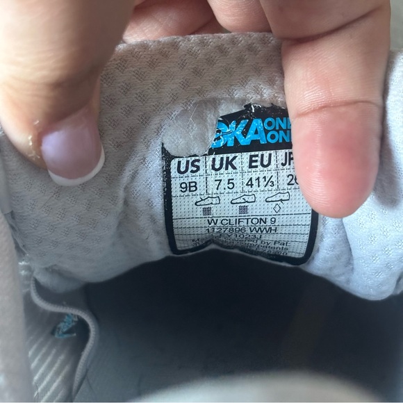 Hoka Clifton 9 size 9 in white - Picture 9 of 11